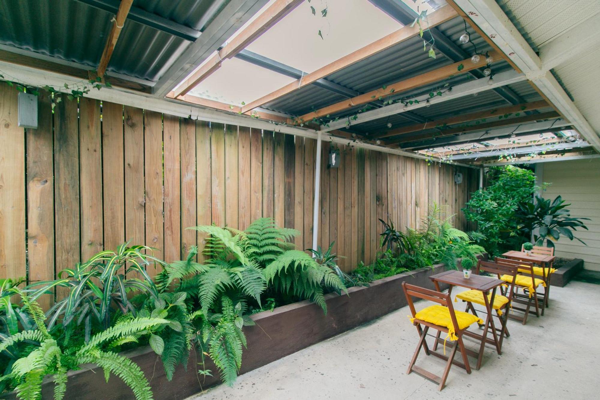 Отель Pineapple House Бокас-дель-Торо Экстерьер фото